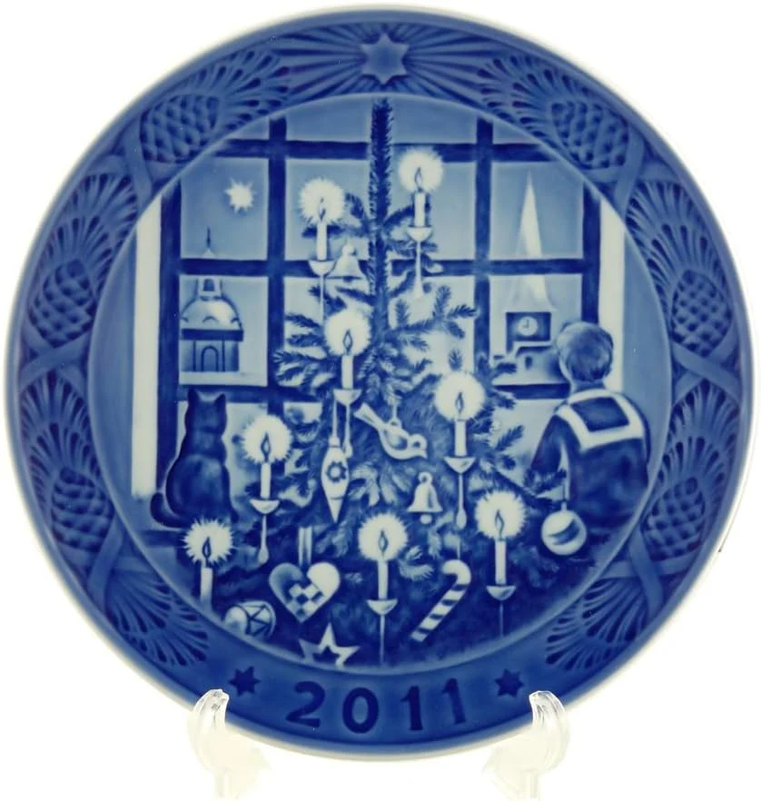 Royal Copenhagen Christmas Plate 2011 - Waiting For Santa Claus