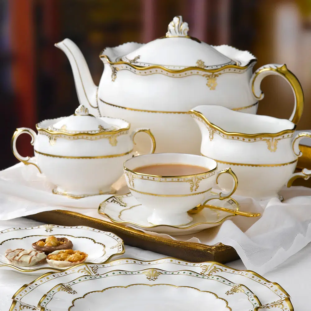 Royal Crown Derby - Elizabeth Gold Covered Sugar - Image 2