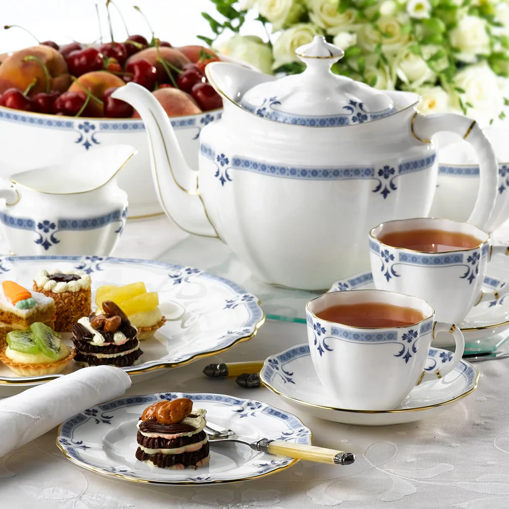 Royal Crown Derby - Grenville Teapot L/S (36oz/102cl) - Image 2