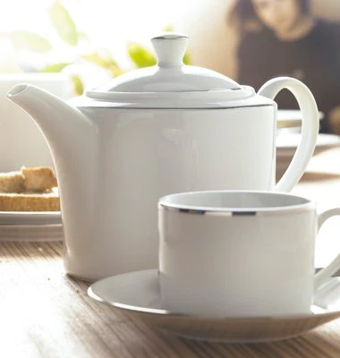 Royal Worcester Classic Platinum Teapot 1.32ltr - Image 2