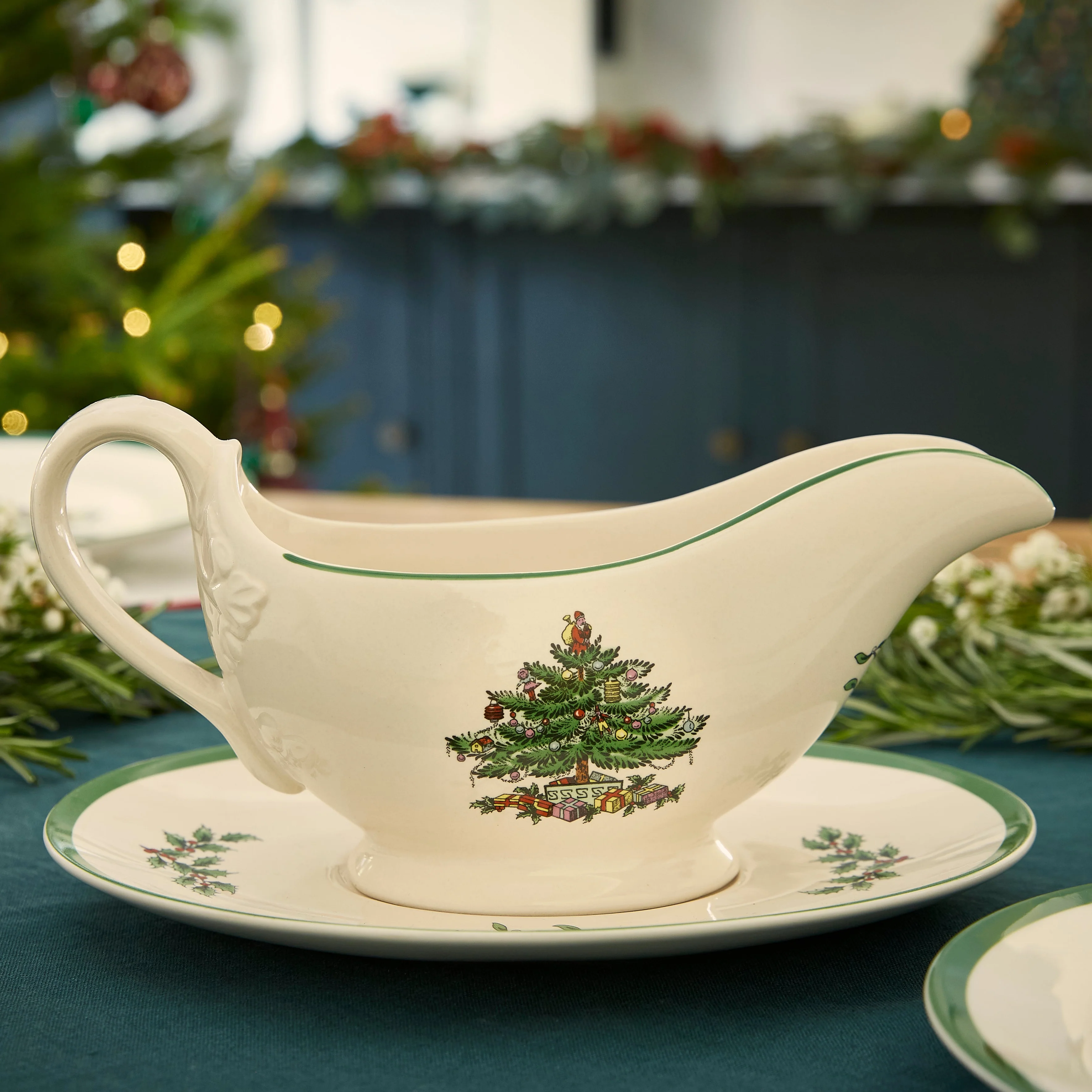 Spode Christmas Tree Sauce Boat and Stand - Image 5