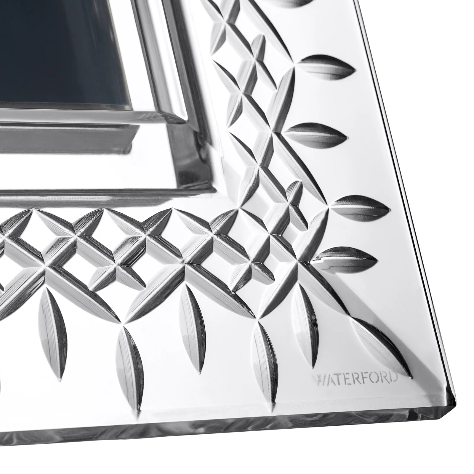 Waterford Crystal Lismore Photo Frame 20 x 25 - Image 3
