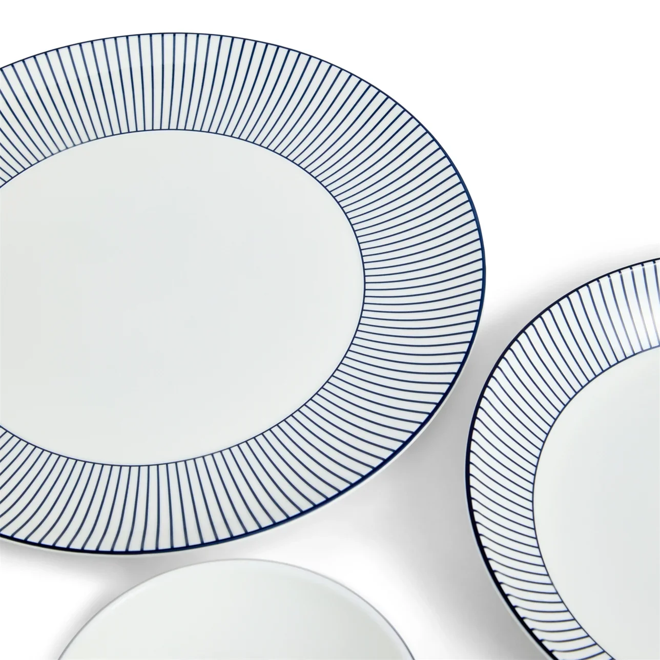 Wedgwood Gio Pinstripe 12 Piece Dinner Set White - Image 4