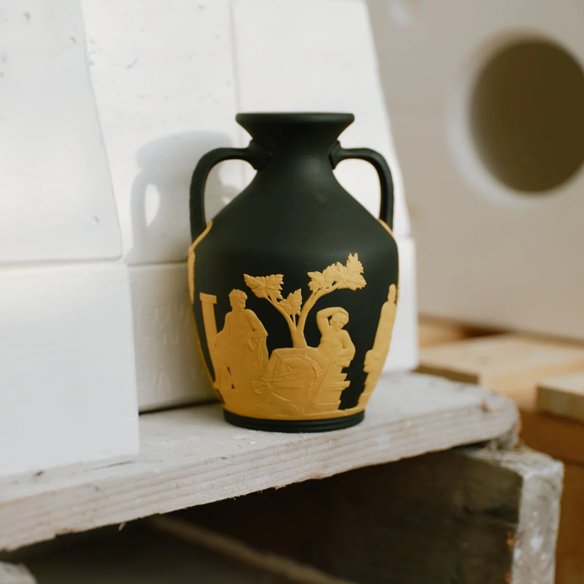 Wedgwood Iconic Portland Jasper Small Vase, Black/Cane - Image 6